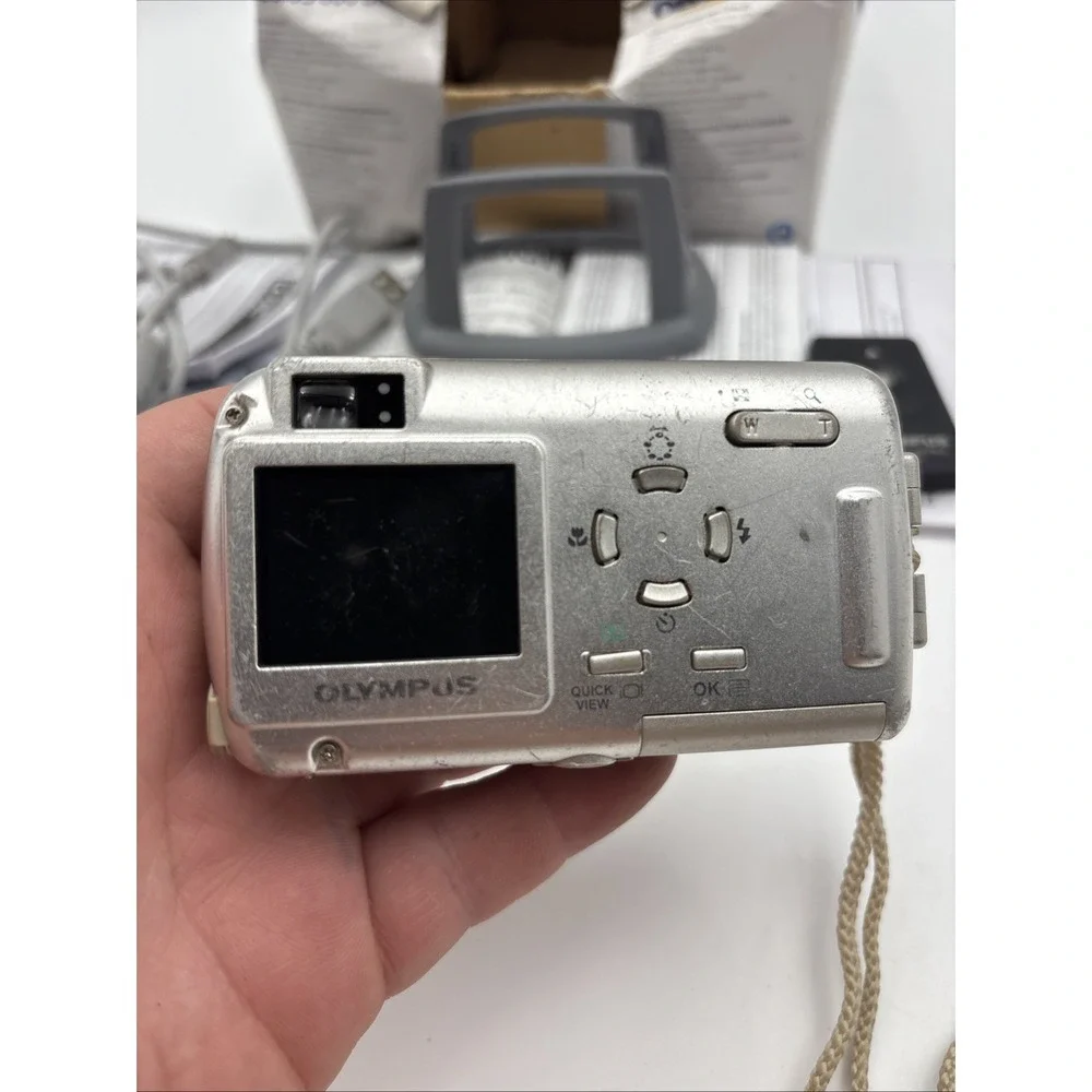 Olympus Stylus 300 Digital Camera 3.2MP Silver 3x Zoom TESTED No Battery